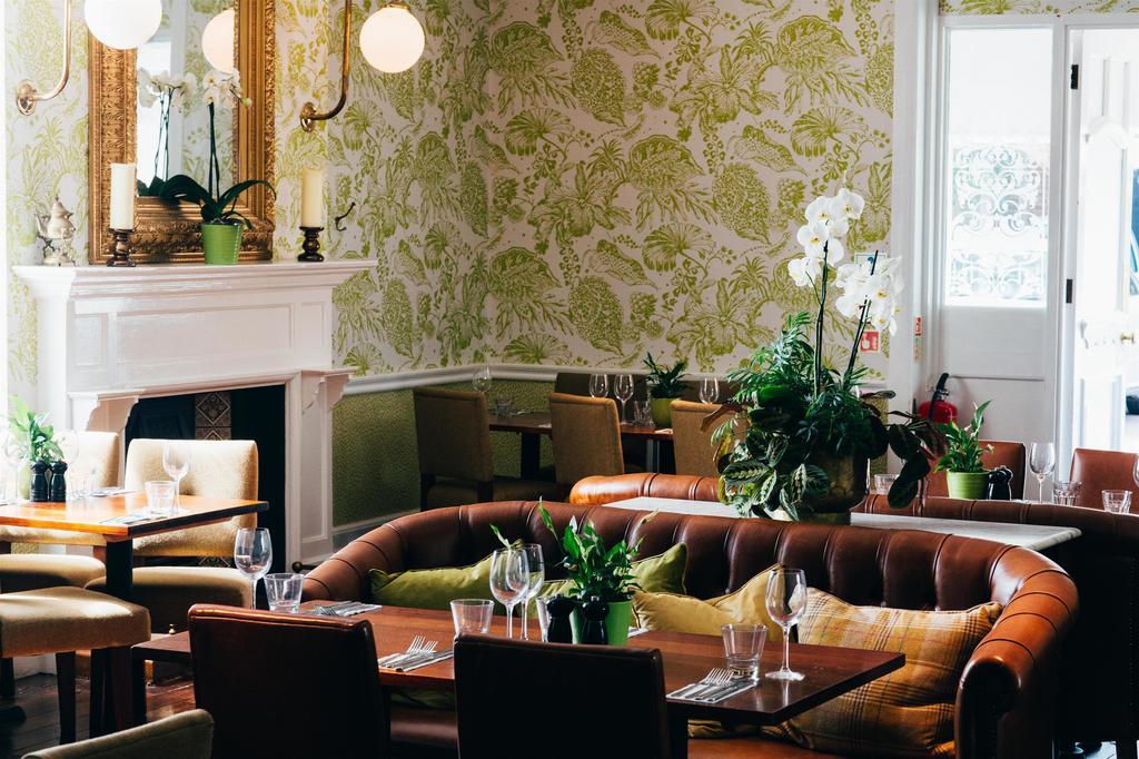 Embankment Hotel Бедфорд Екстер'єр фото